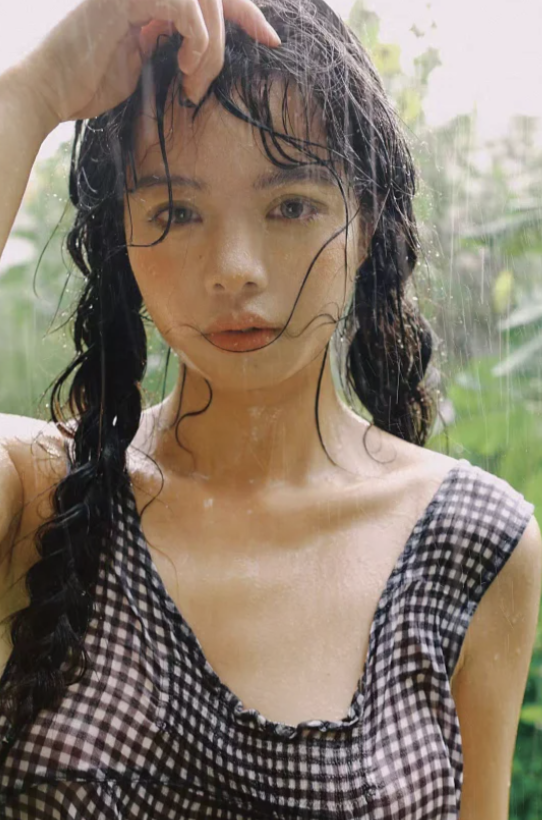 暴雨片刻后生成 忠诚 不息的身体